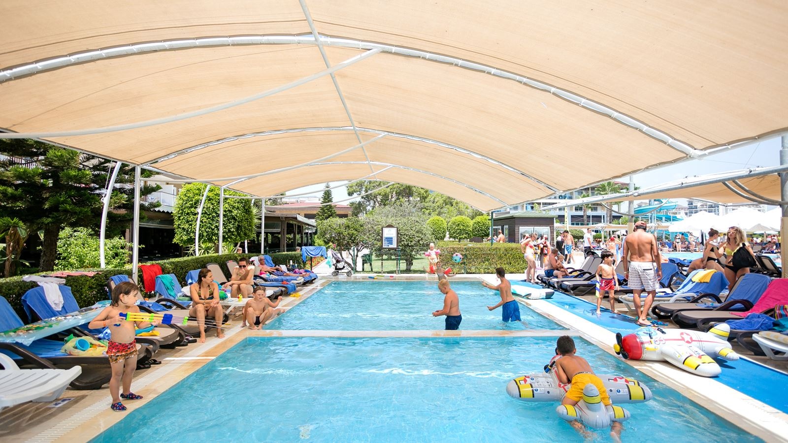 pools-outdoor-childrens-pool