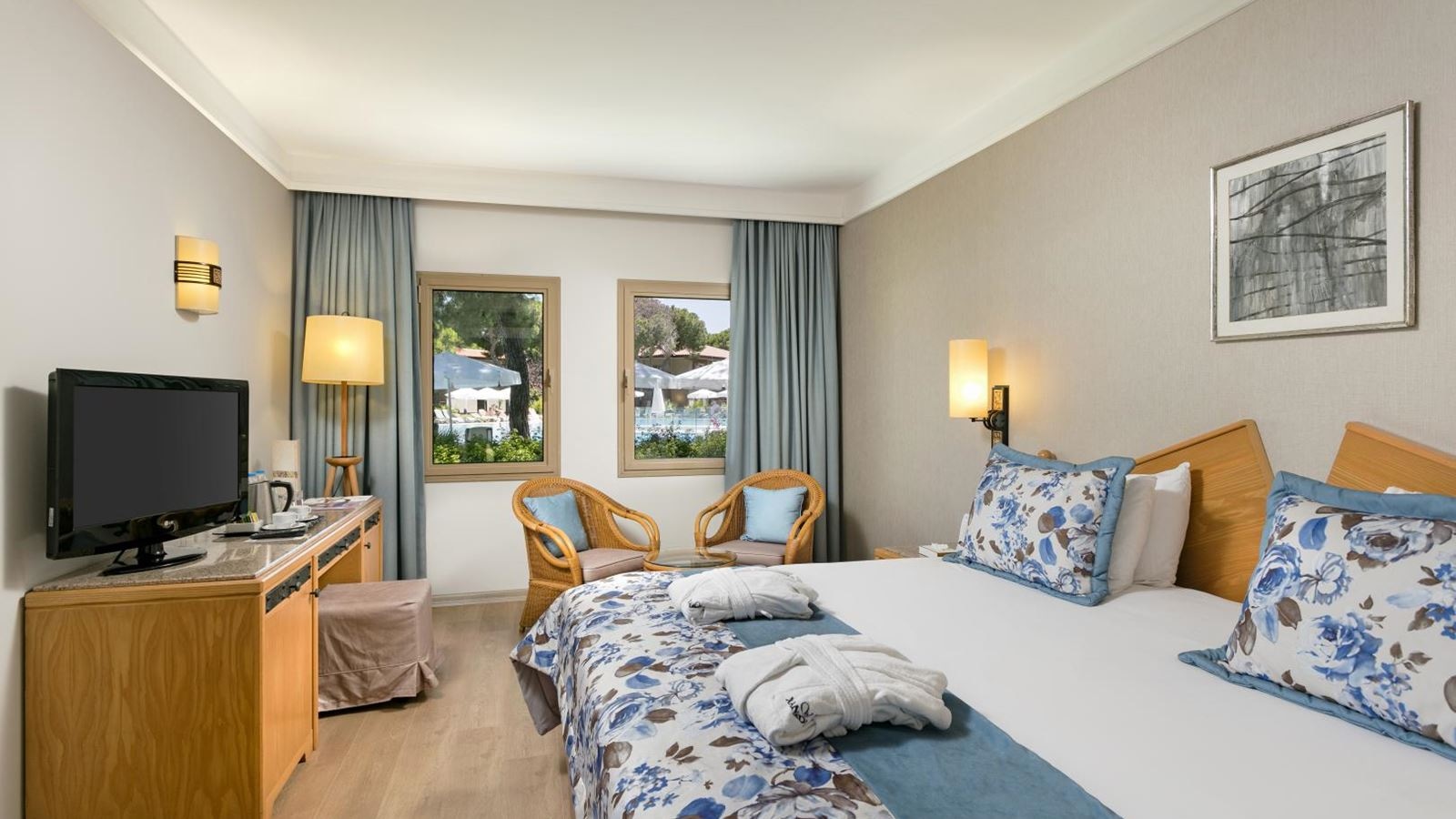 rooms-bungalow-family-room-1-bathroom