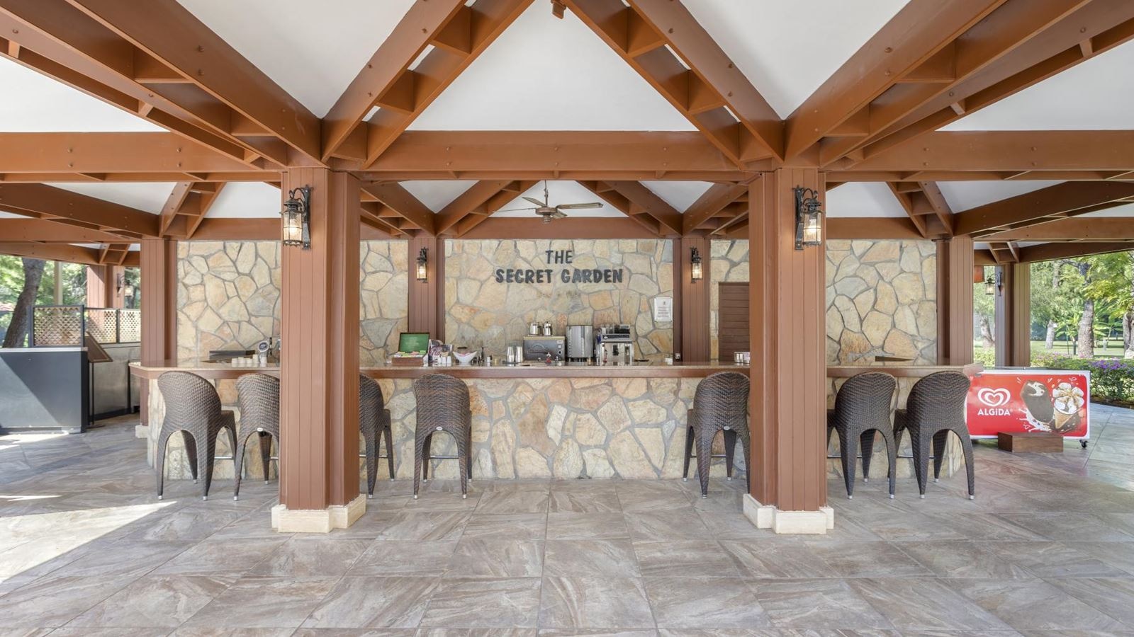 restaurants-secret-garden-snack